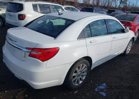 2013 Chrysler 200 Touring z USA, uszkodzony, nr VIN 1C3CCBBB7DN721685